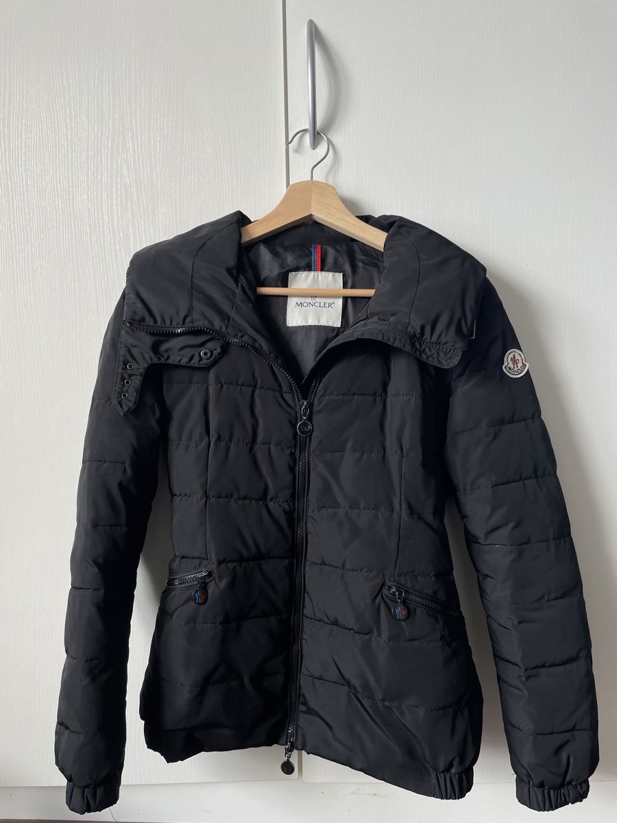 Moncler Jacken: Moncler Daunenjacke – Gebraucht aus Pfaffhausen von ame_2q5n
