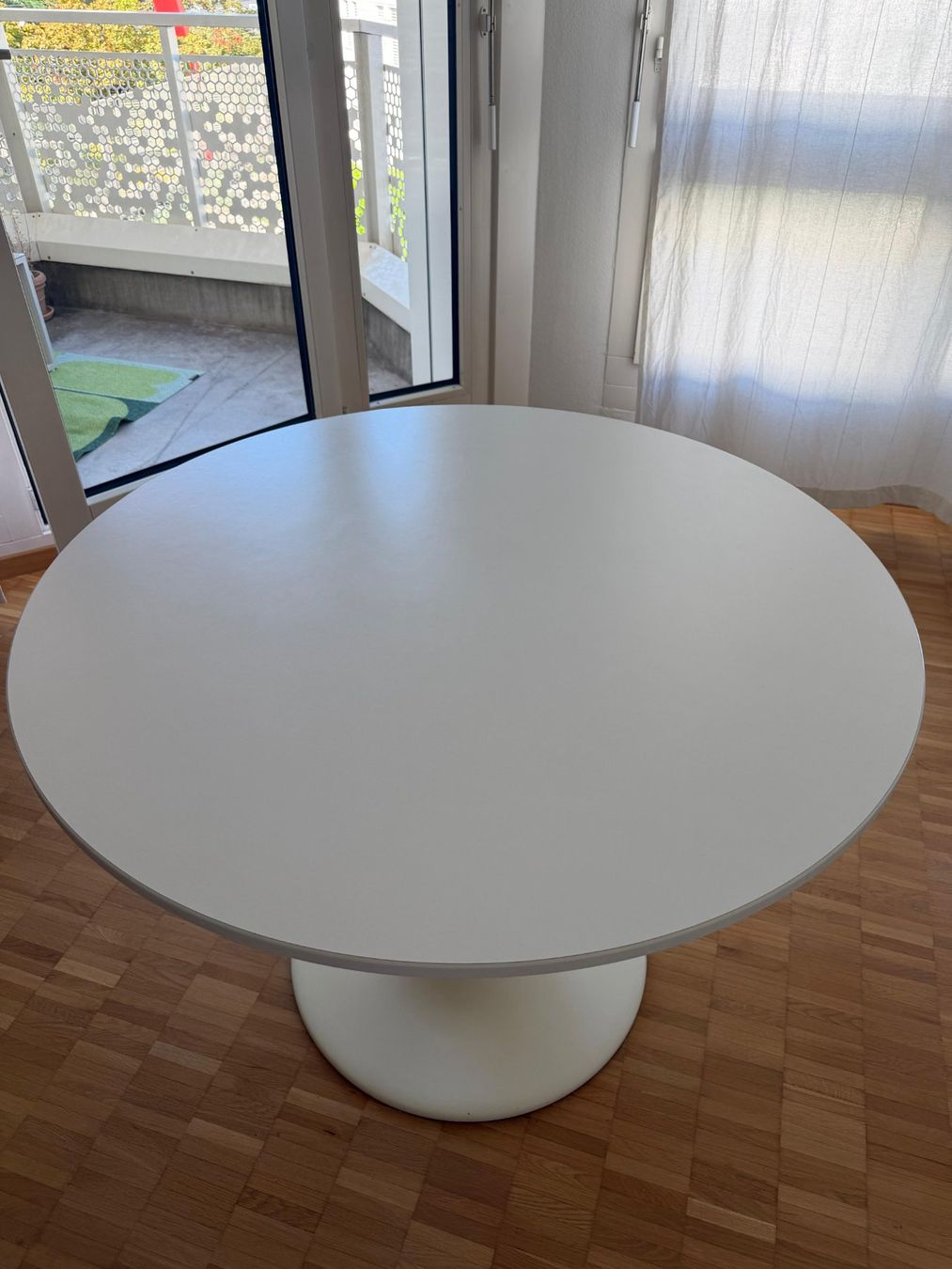 Tulip Tables: weisser runder Esstisch – D'occasion à Niederweningen par Anemati 4