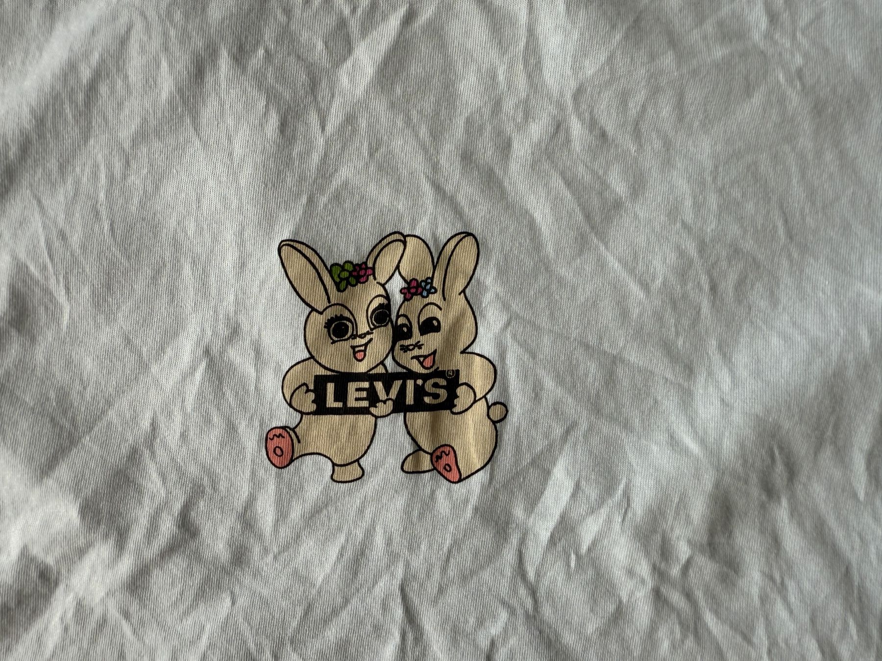 Levi's T-shirt: Levis Shirt hell blau mit Hasen Print Grösse 36 – Usato da Seewen SO venduto da HappyHappyHappy 1