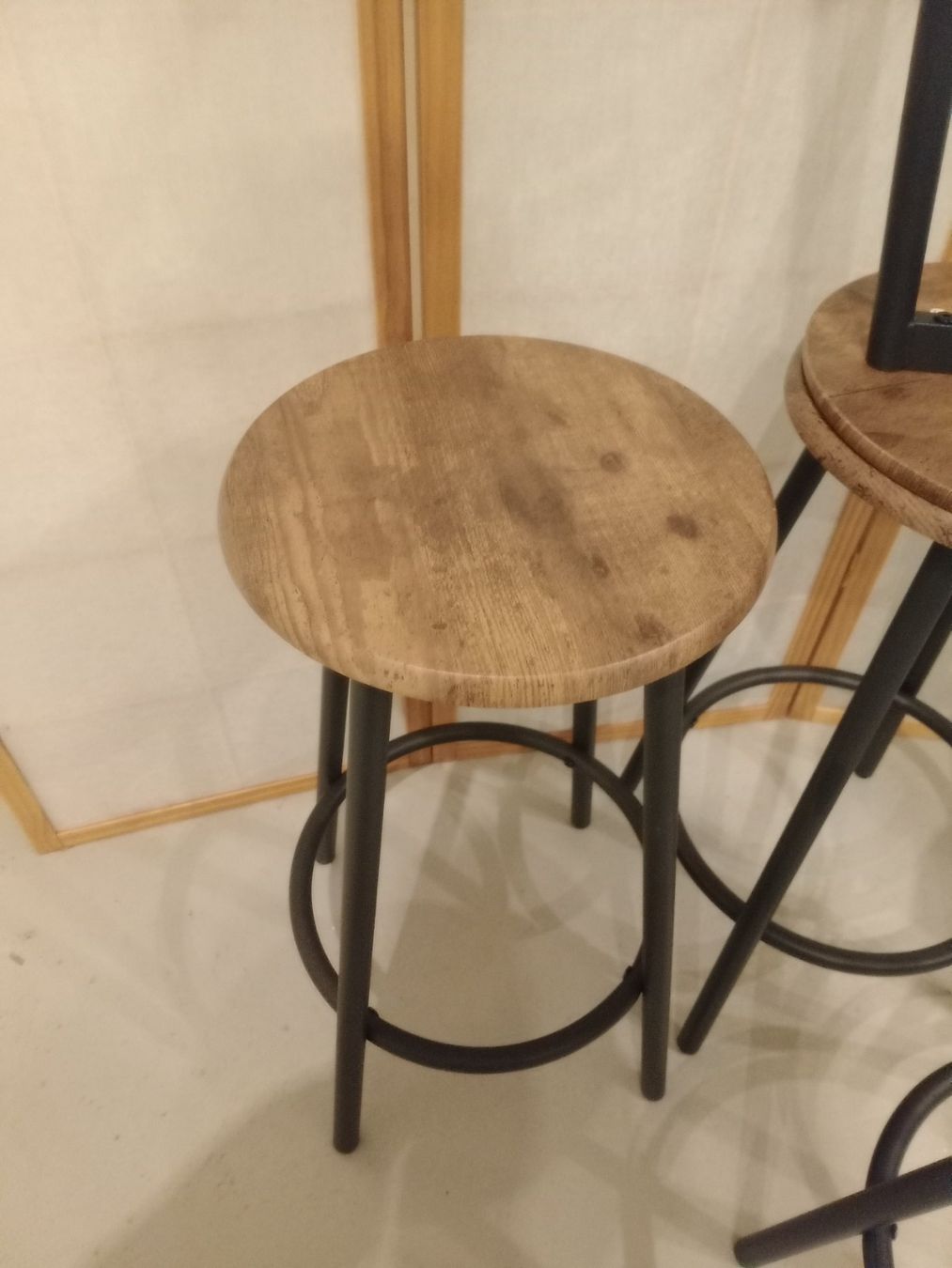 Sgabelli: 4 Barhocker Holz Metall rund Design – Nuovo (secondo la descrizione) da Waldenburg venduto da STICKER_KING 3