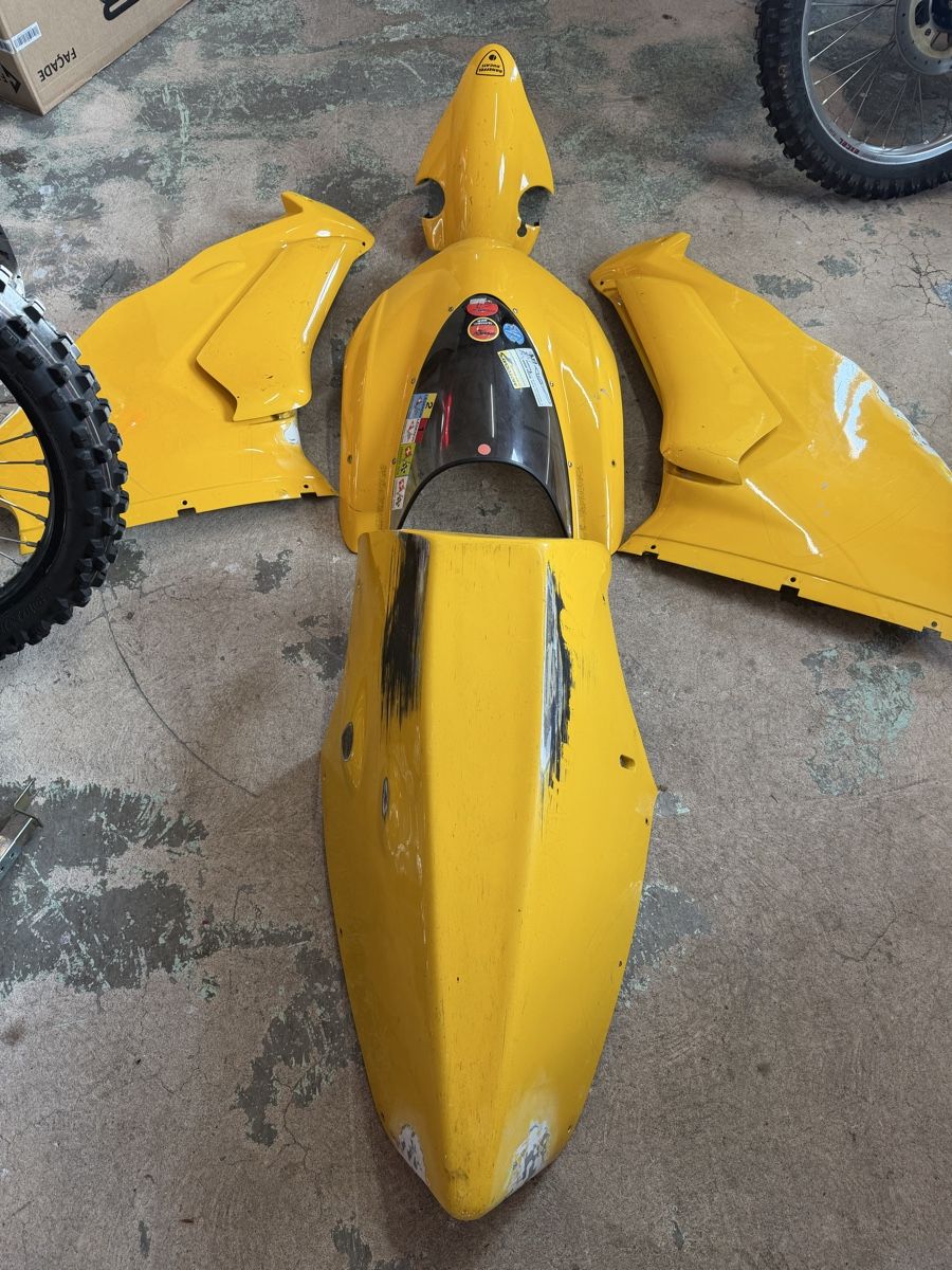 Toutes les pièces détachées moto: Rennverschalung Ducati 999/749 – D'occasion à Zürich par E.M79 1