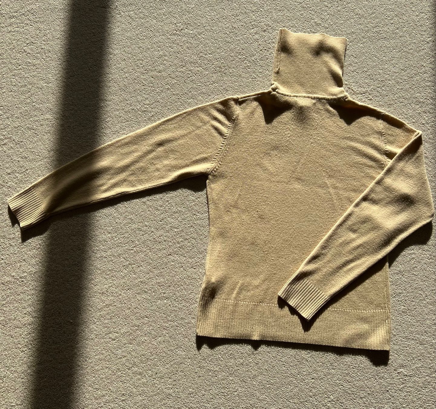 H&M Pullover & Sweatshirts: Rollkragenpullover – Gebraucht aus Biel-Benken BL von efd4105 1