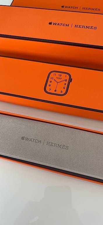 Smartwatch: Apple watch HERMÈS homme 45mm – Usato da La Tour-de-Trême venduto da gan_5k85 1