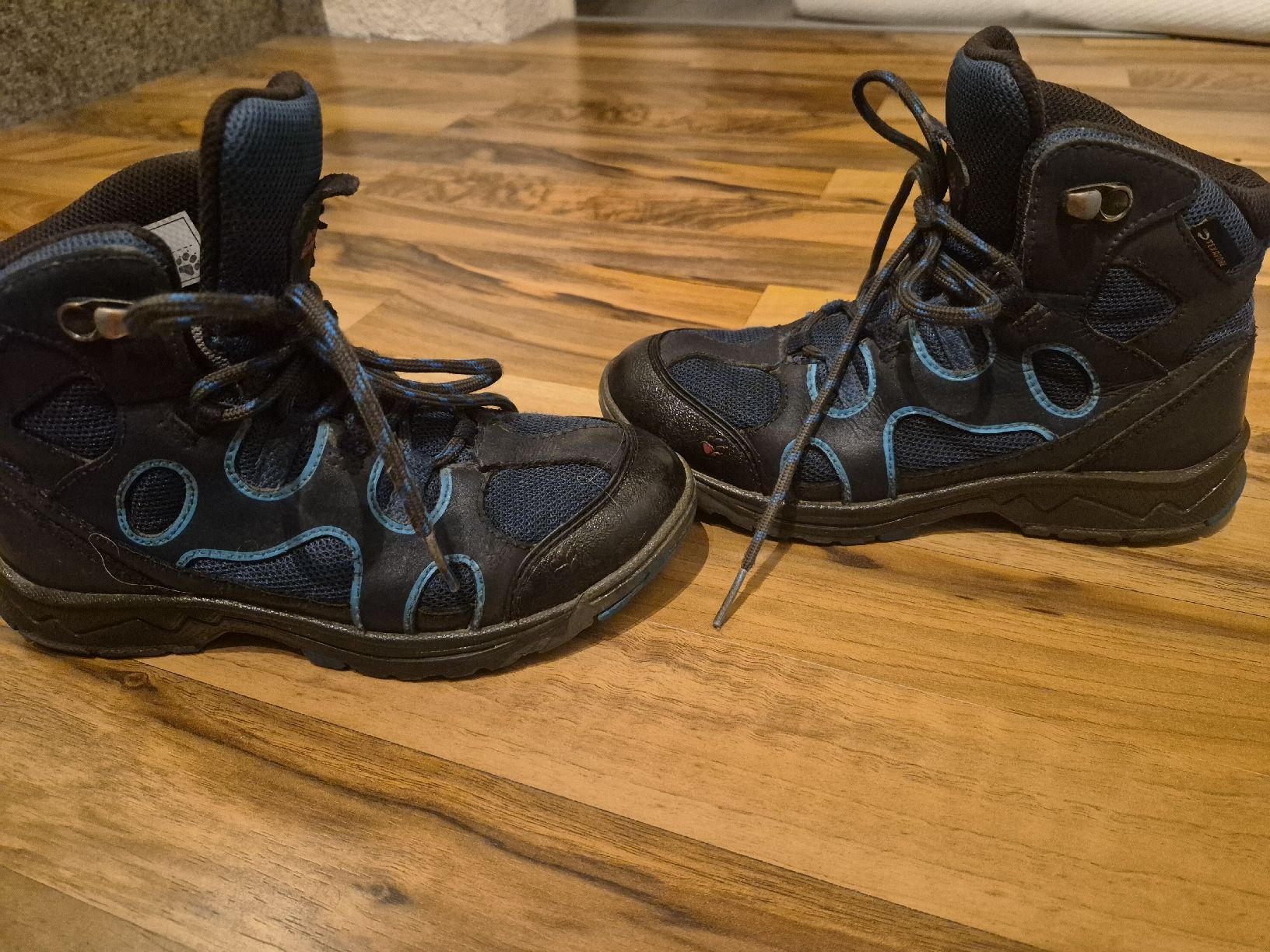 Scarpe da uomo: Wanderschuhe Jack Wolfskin Gr 32  – Usato da Villigen venduto da KaAn12 1