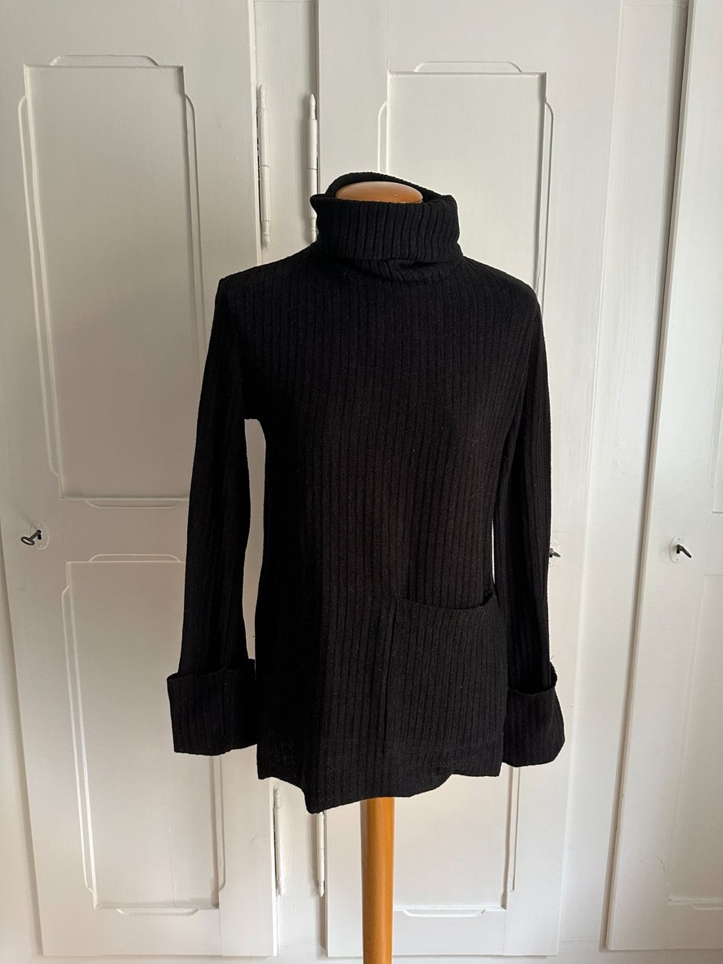 Zara Maglioni & Felpe: ZARA - Rollkragen Strickpullover schwarz S – Usato da Zürich venduto da Diazaio