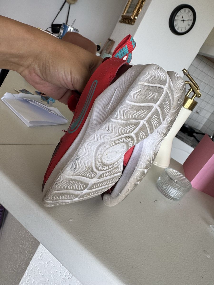 Nike Schuhe für Jungen: Nike size 26 – Gebraucht aus Blonay von art_7f87 3