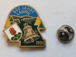 Pin's 800 ans Lauwil 1994 Suisse blason cloche fête