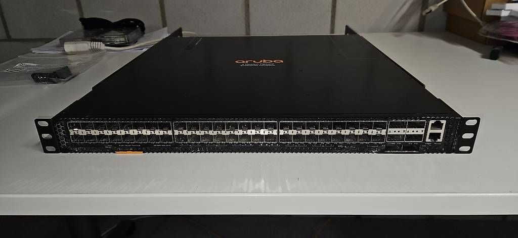 Firewall: HPE Aruba 8320 / Modell JL479A – Gebraucht aus Sutz von Vollda
