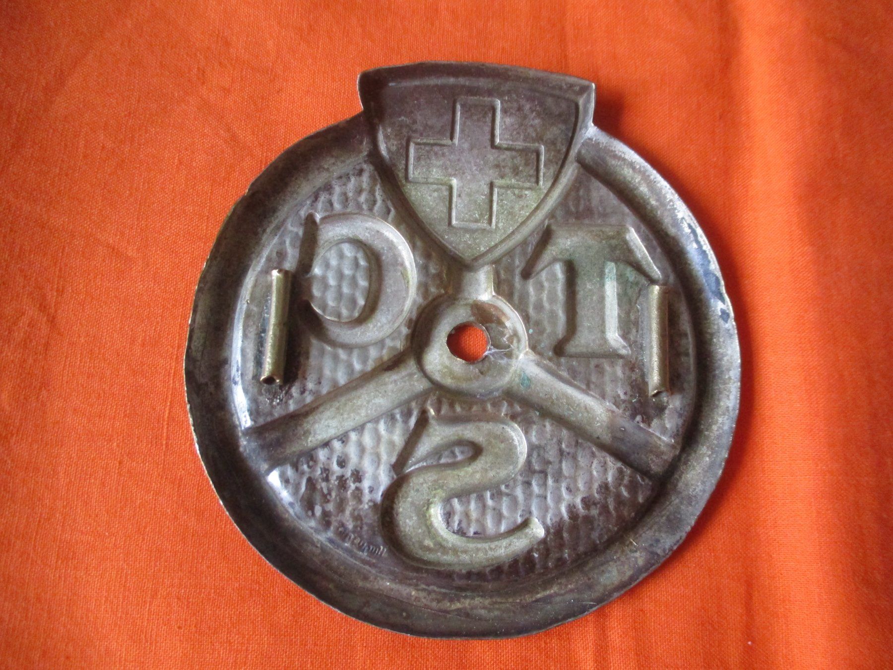 TCS Plaquettes & Badges: TCS Emblem, Oldtimer Autoabzeichen – D'occasion à Birsfelden par alles-muss-raus 2