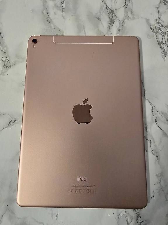 Apple Tablet PC: iPad Pro 9.7| 32GB| Wi-Fi + 4G – Usato da Renens VD venduto da MTD2211 4