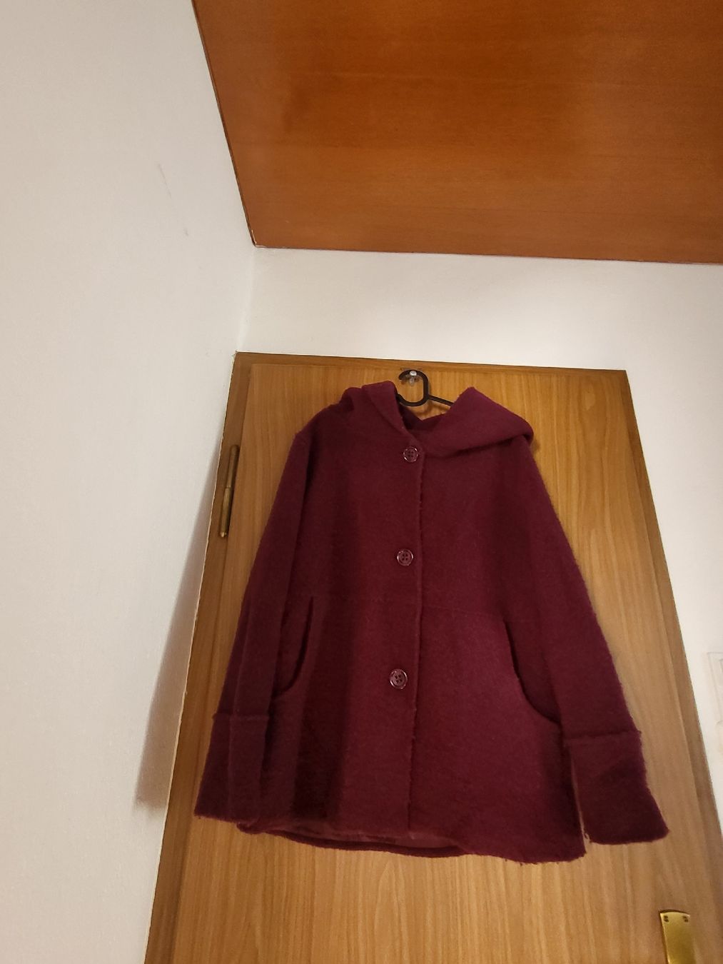 Jacken: Driver, Veste bordeaux à capuche, taille unique – Gebraucht aus Niedergösgen von Eva2410