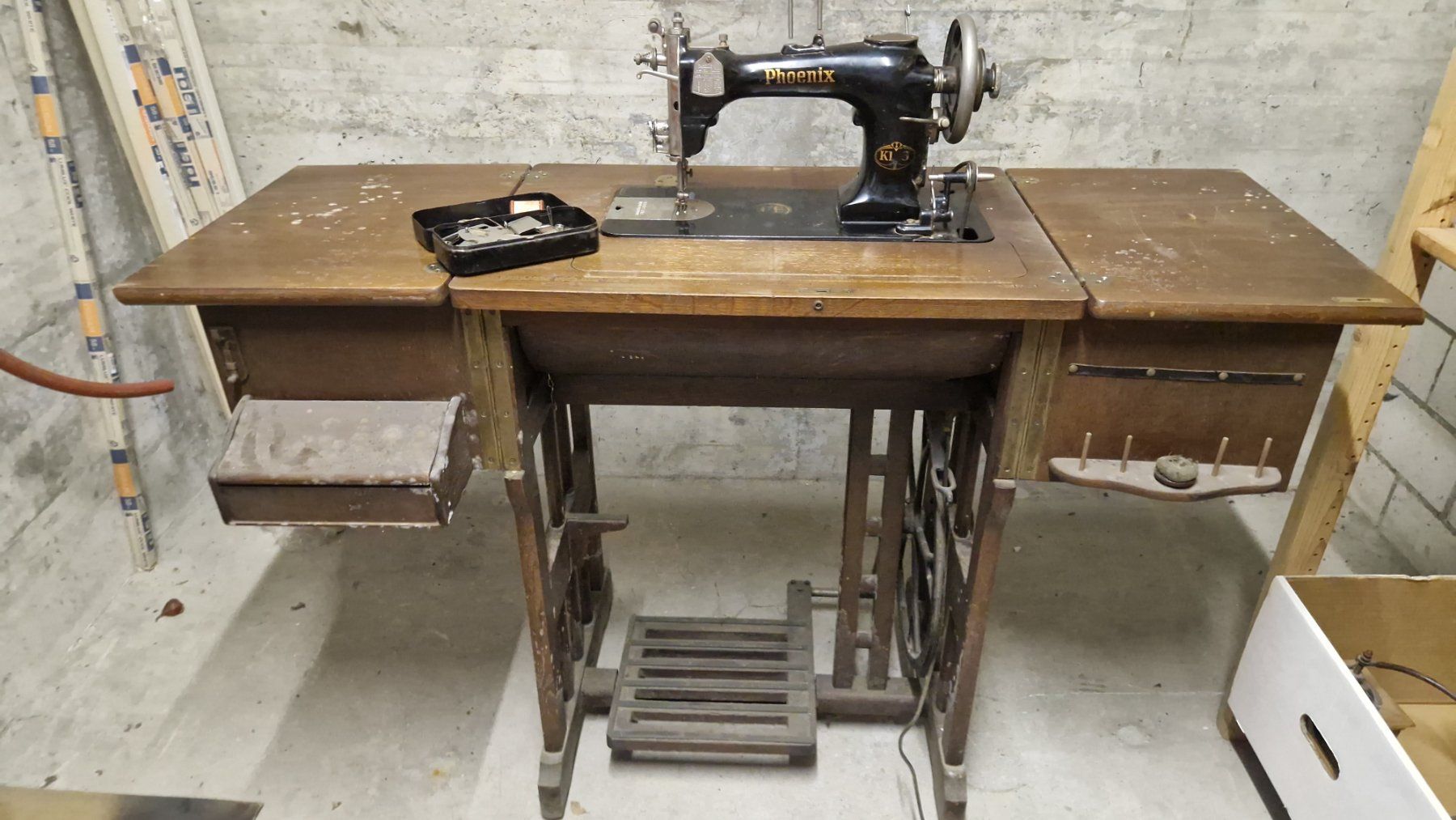 Phoenix Nähmaschinen: Antike Tretnähmaschine Phoenix FF KL.8 – Gebraucht aus Dübendorf von 402765513 1