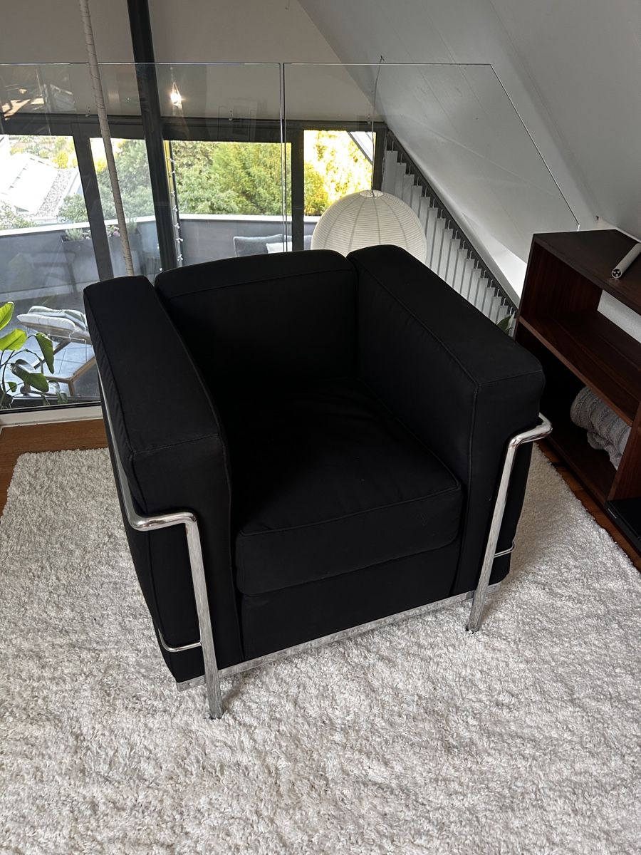Le Corbusier Poltrone: LC 2 le Corbusier von Cassina – Usato da Muttenz venduto da j.prescha