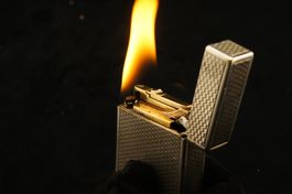 S.T. Dupont Feuerzeug  MINI Benzinfeuerzeug – das kleinste!