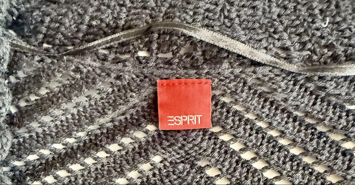 Esprit Giacche: Schwarze Esprit Strickjacke XS/164 – Usato da Allschwil venduto da Artur15 2