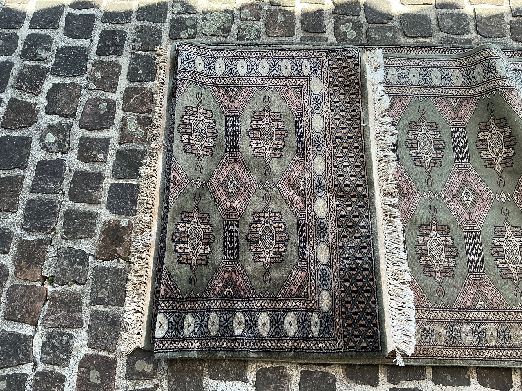Tappeti: Teppich orientalisch 100% Wolle – Usato da Rupperswil venduto da Vertigo6 2