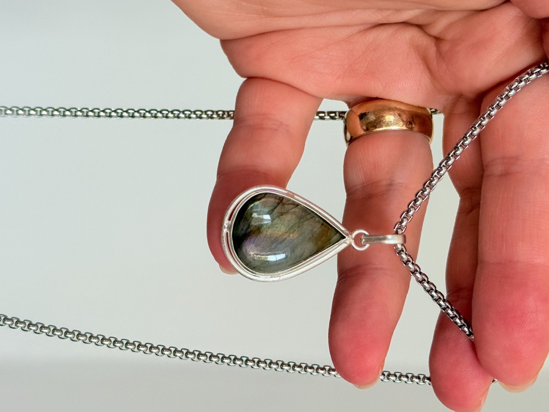 Catenine: Labradorite Gemstone Handmade Jewelry necklace – Nuovo e nell'imballaggio originale da Genève venduto da AGBERG 1