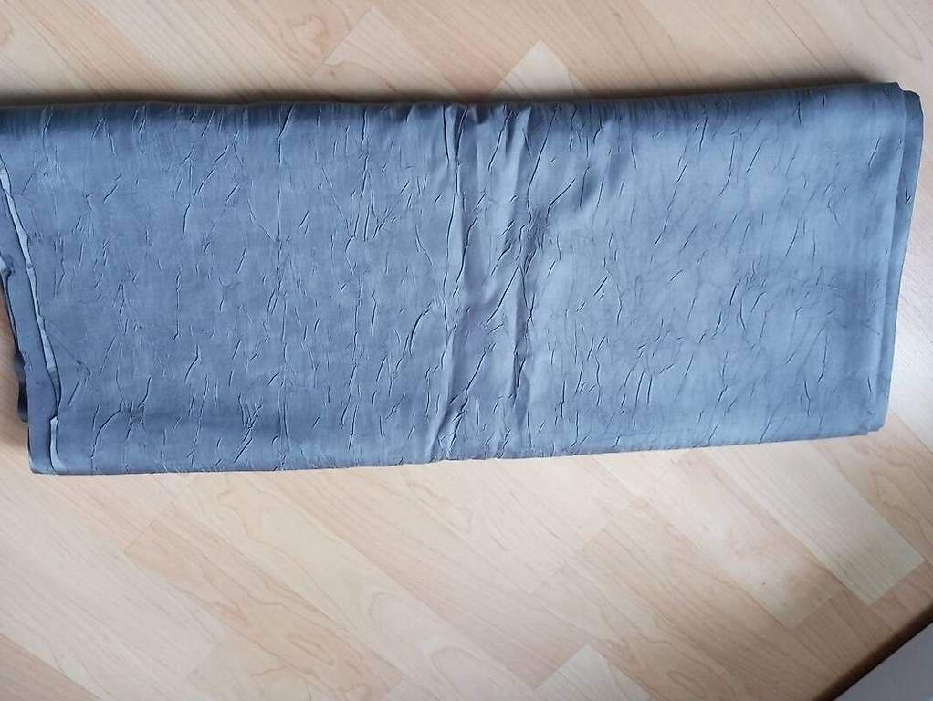 Tessuti: Crushstoff  hellgrau Total 11 Meter NEU – Usato da Zäziwil venduto da 33qfmnx9