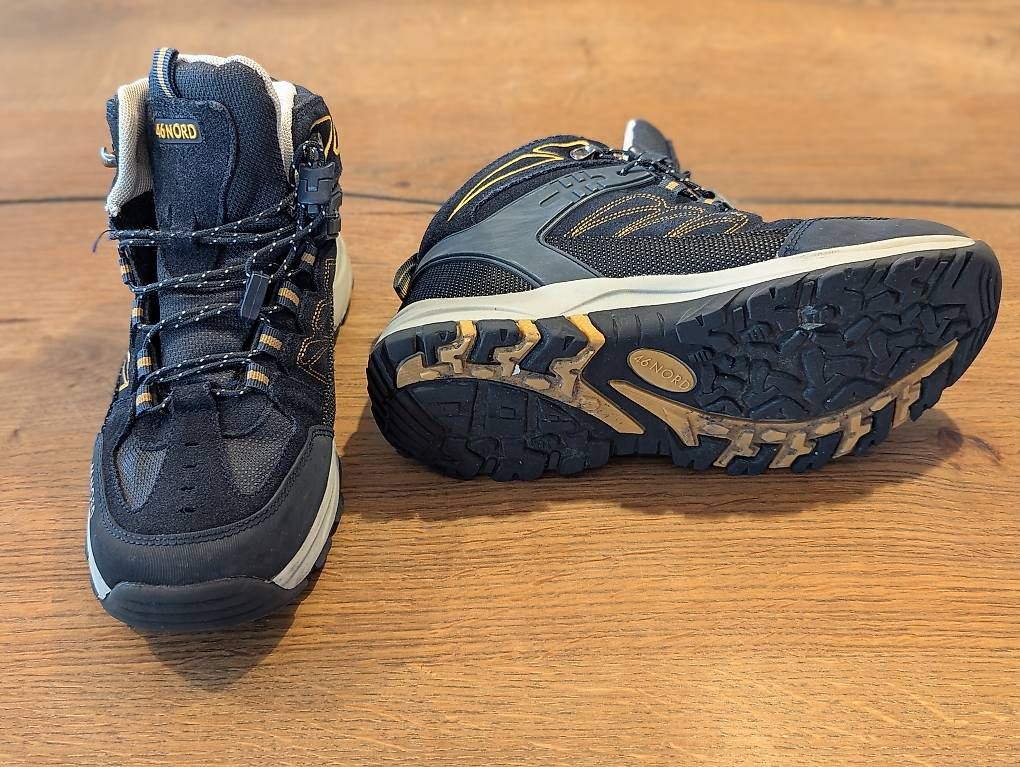 46 Nord Scarpe per ragazzi: Wanderschuh 46 NORD – Usato da Herzogenbuchsee venduto da Obivius 1