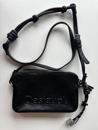 Desigual Tasche schwarz mit Riemen neu