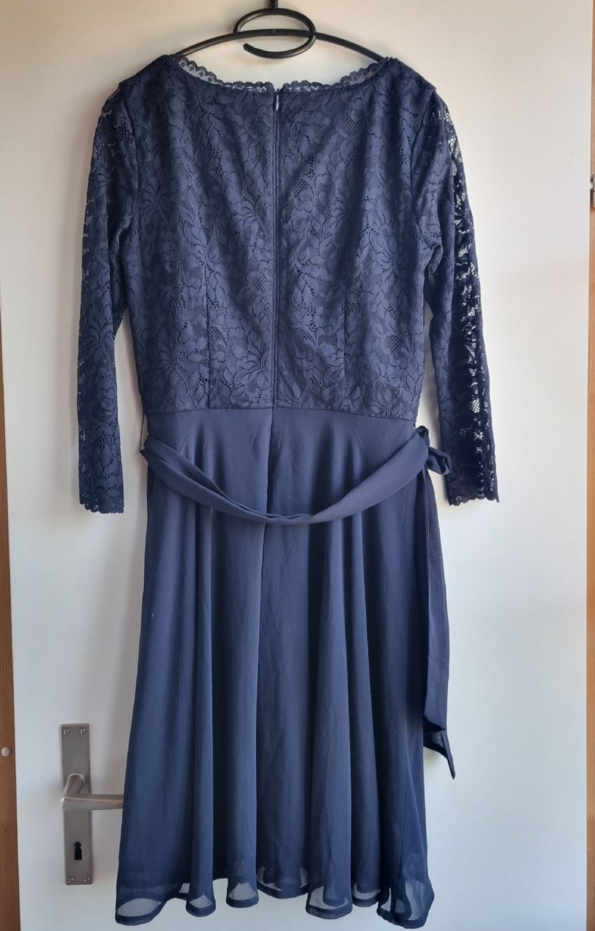 Esprit Robes: Ab CHF 1.- ESPRIT Spitzenkleid in blau – D'occasion à Gontenschwil par shop2hand 1