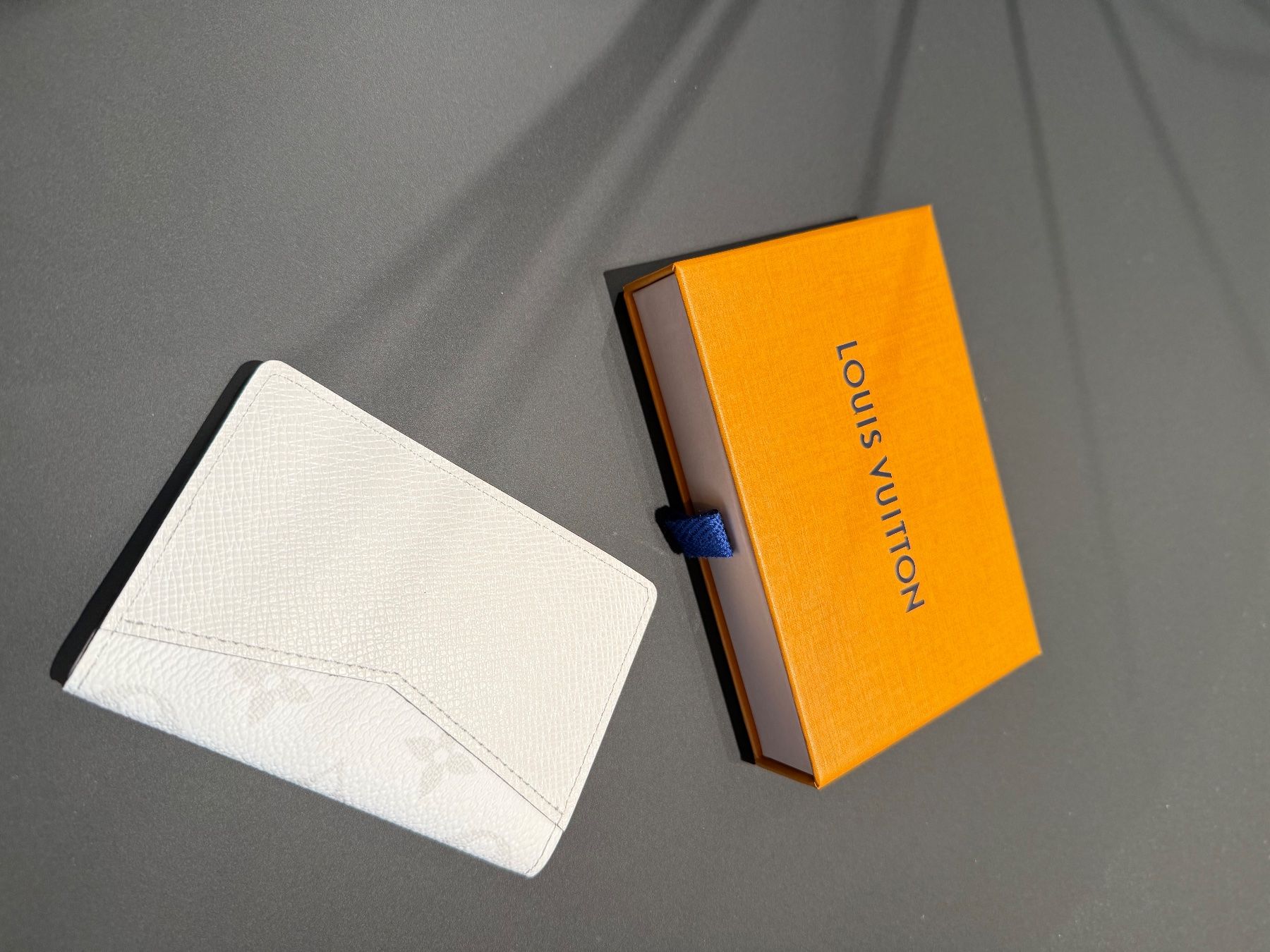 Portafogli: Louis Vuitton Taschenorganizer/ Kartenetui mit Box – Usato da Zollikofen venduto da Level_911 2