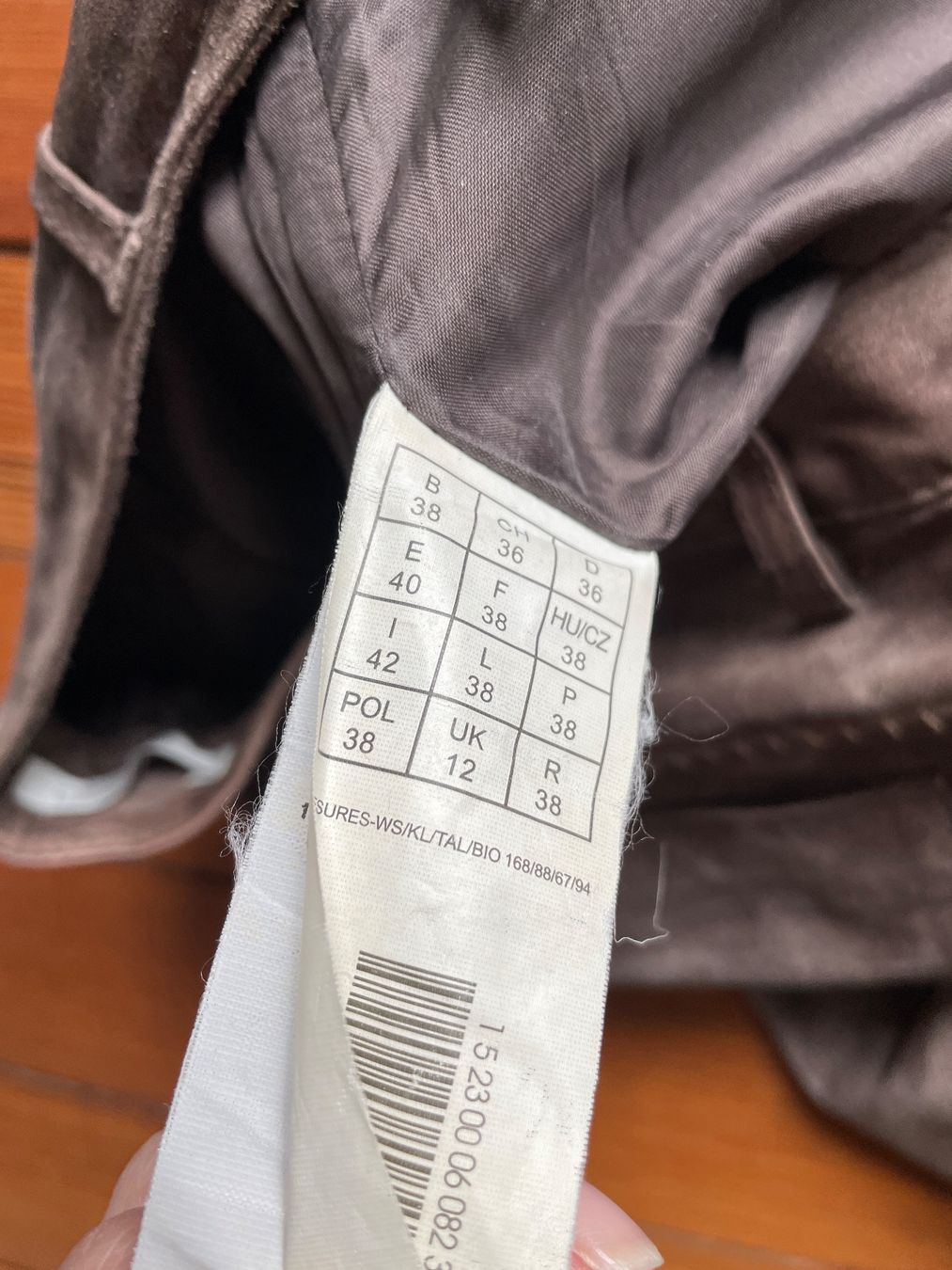 Pantaloni: Vintege Suede leather 00s pants – Usato da Zürich venduto da lulu_c 3