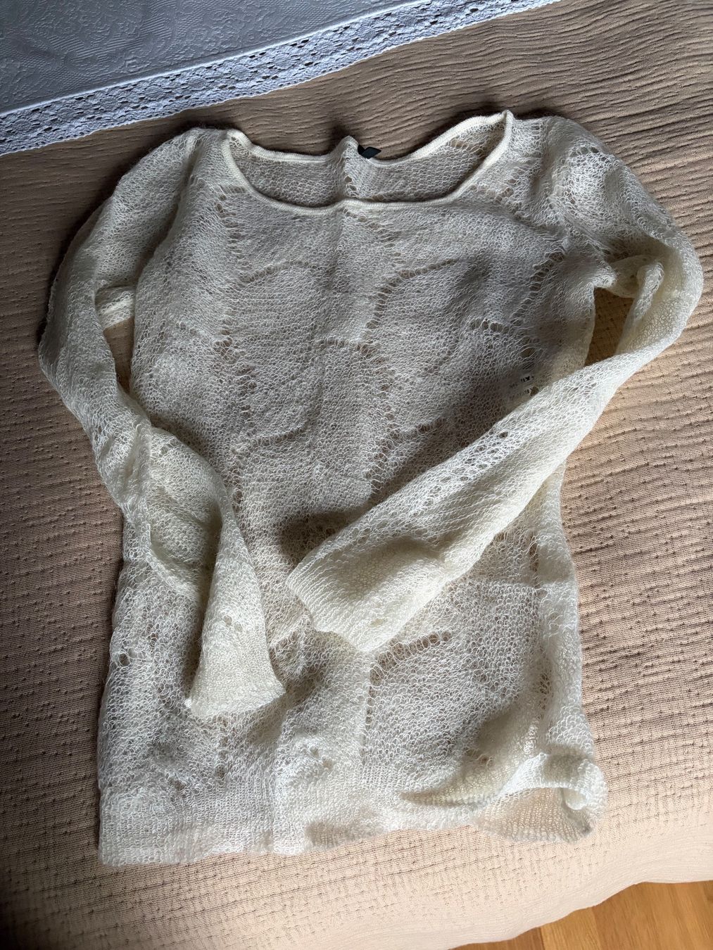 Benetton Maglioni & Felpe: Benetton Mohair Mix Cloud Top – Usato da Luzern venduto da AM2nd