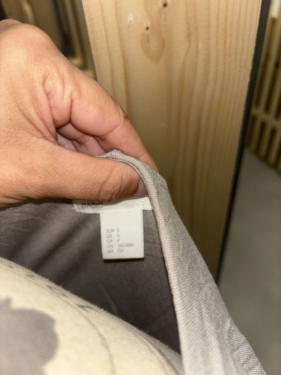 H&M T-shirt: Langes tshirt von H&M – Usato da Itingen venduto da jessi811 1