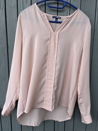 Langärmlige pastellrosa elegante Bluse