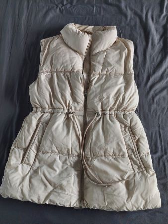 BEIGES GILET GR. S VON STRADIVARIUS