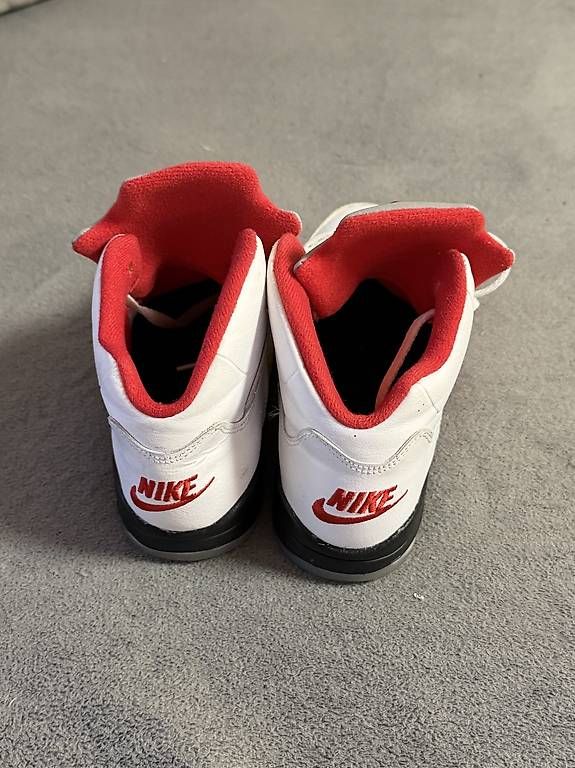 Scarpe per ragazzi: Chaussures Nike Air Jordan 5. Taille 33 – Usato da Montreux venduto da DMtop 2