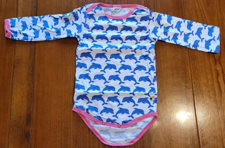 Bio-Babybody Gr. 86/92, Langarm, Delfine-Muster
