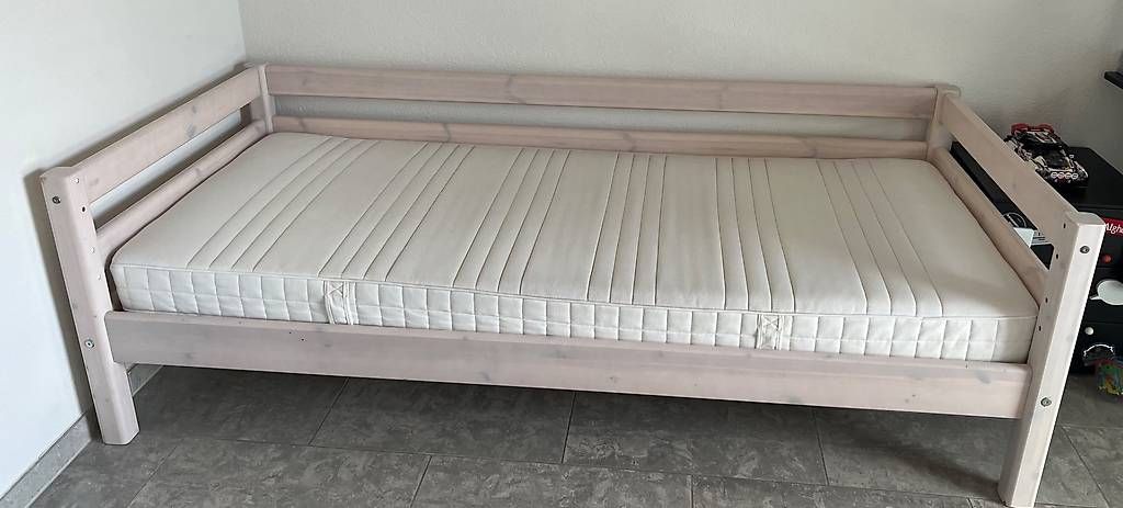Flexa Lits: Flexa Etagenbett mit schräger Leiter – D'occasion à Aesch ZH par Mm120414 2