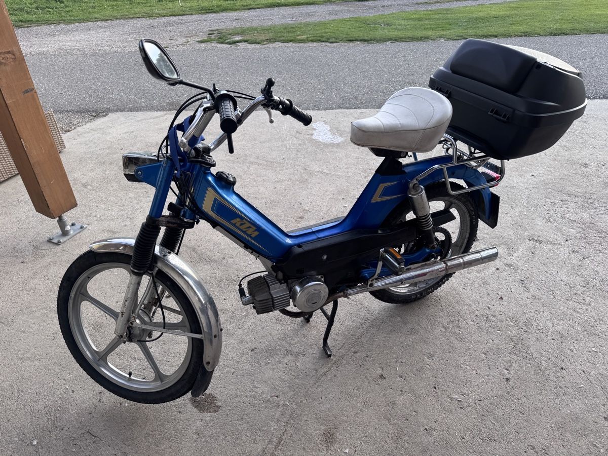 KTM Ciclomotori: Mofa KTM GP 30 bleue avec coffre – Usato da Mont-Crosin venduto da CM-garage