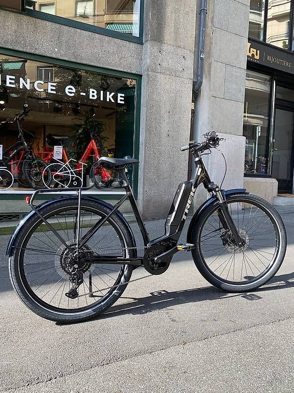 Velos: Vélo Électrique Urbain TREK ALLANT +5  Smart - System – Gebraucht aus Lausanne von Ecox-Lausanne 1