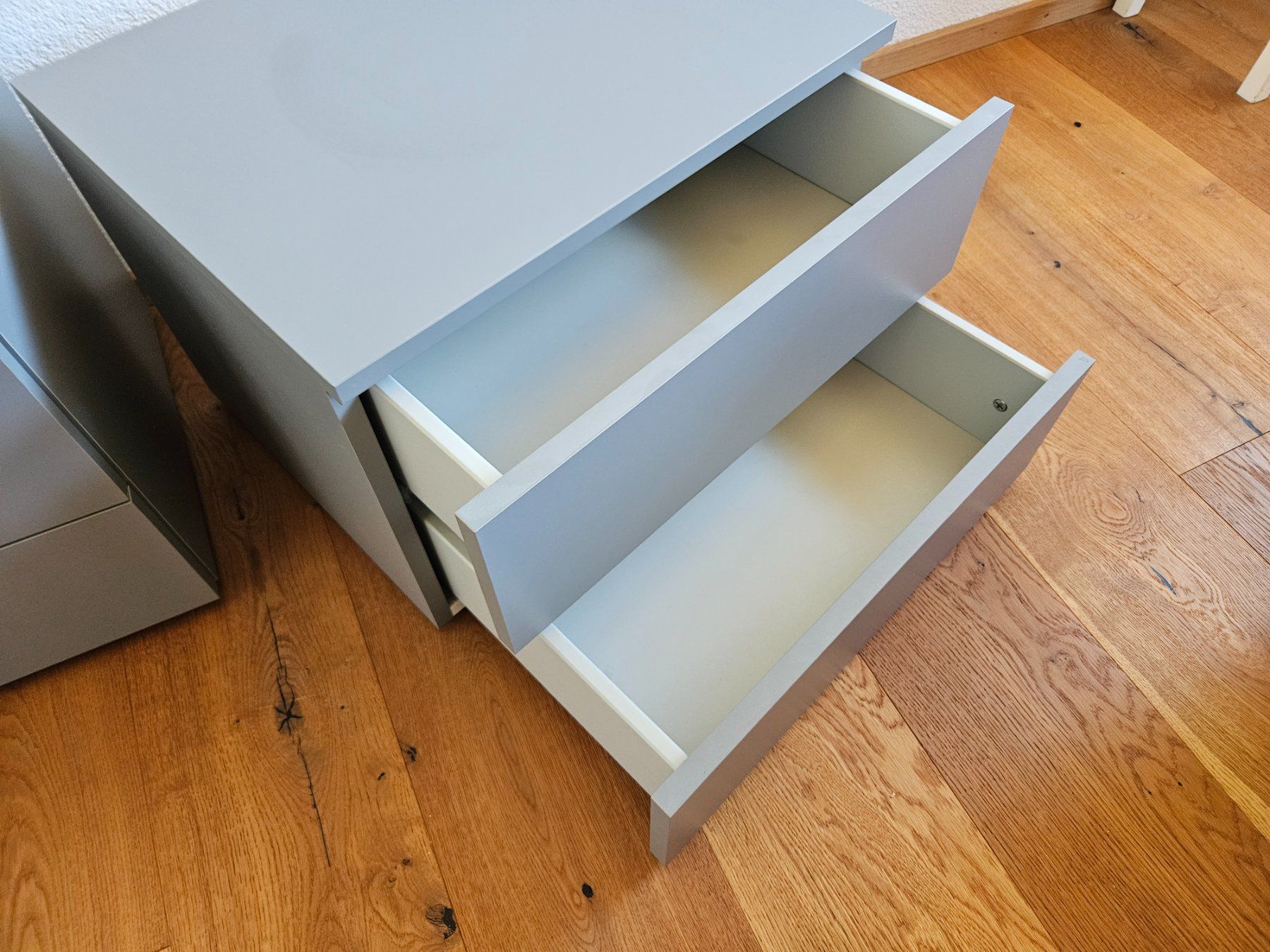 Nachttische: Set 2 Nachttische Grau Swiss Made mit Push to Open – Gebraucht aus Herzogenbuchsee von zloplio72 5