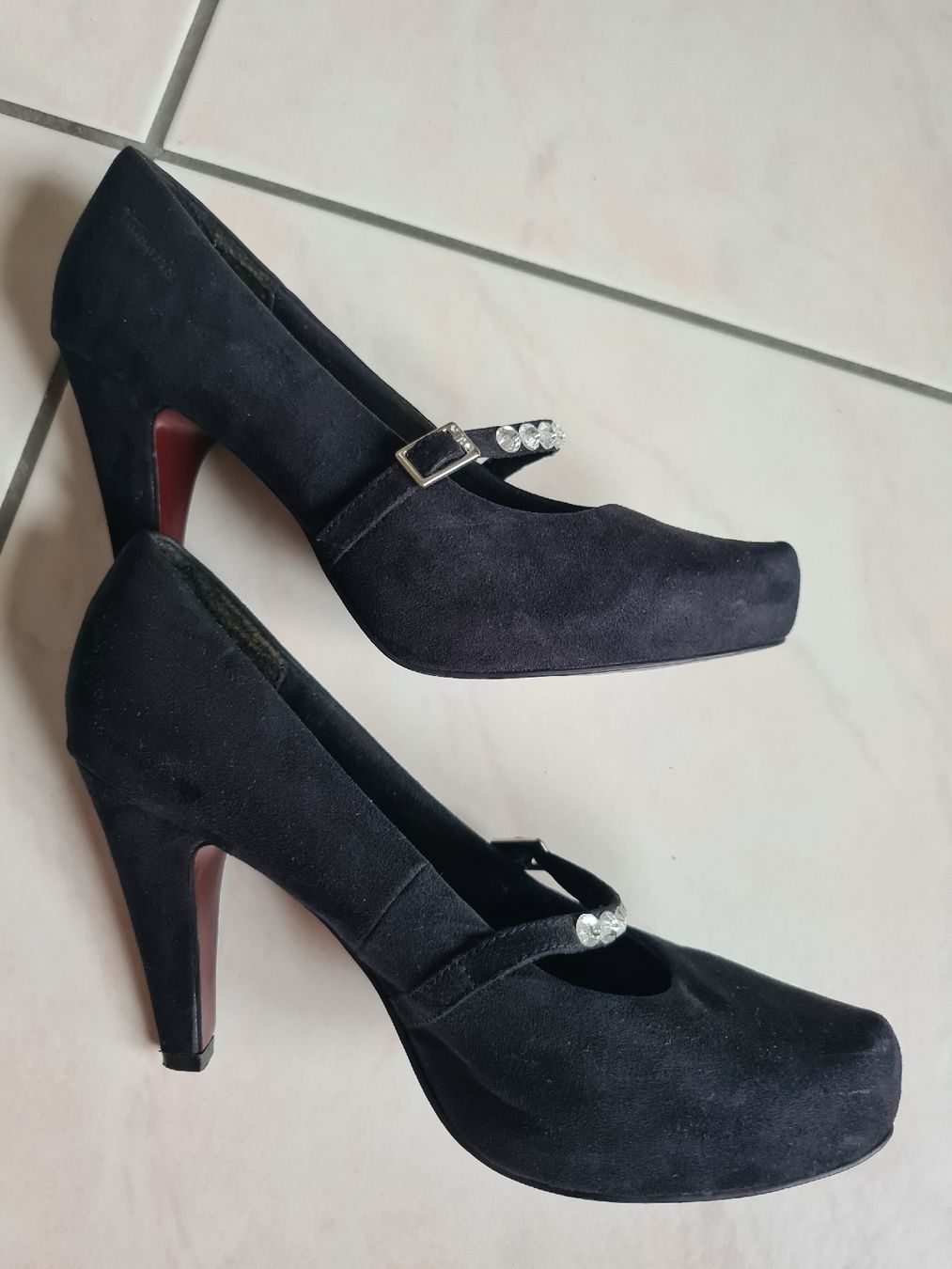 Scarpe da donna: Schwarze Tamaris Pumps Gr. 39, mit Strass – Usato da Ebikon venduto da Songbird85 2