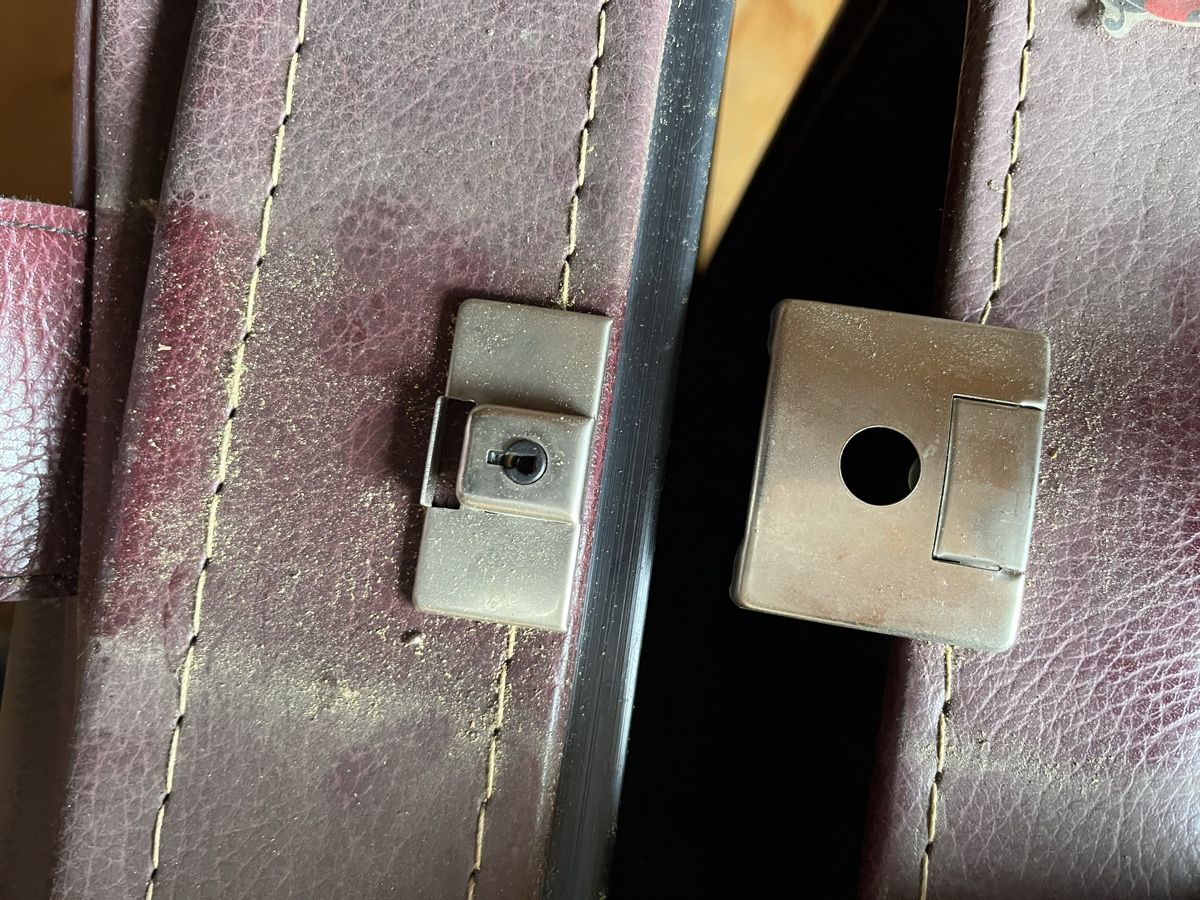 Reisekoffer: Retro Gepäcke Koffer gross – Gebraucht aus Escholzmatt von Stern777 8
