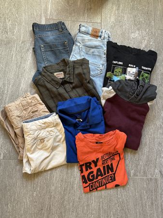 Kleiderpaket Gr. 146