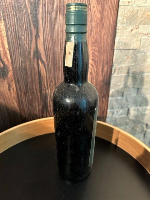 Vino: +  RaRiTäT  + – Usato da Winkel venduto da zeho 9