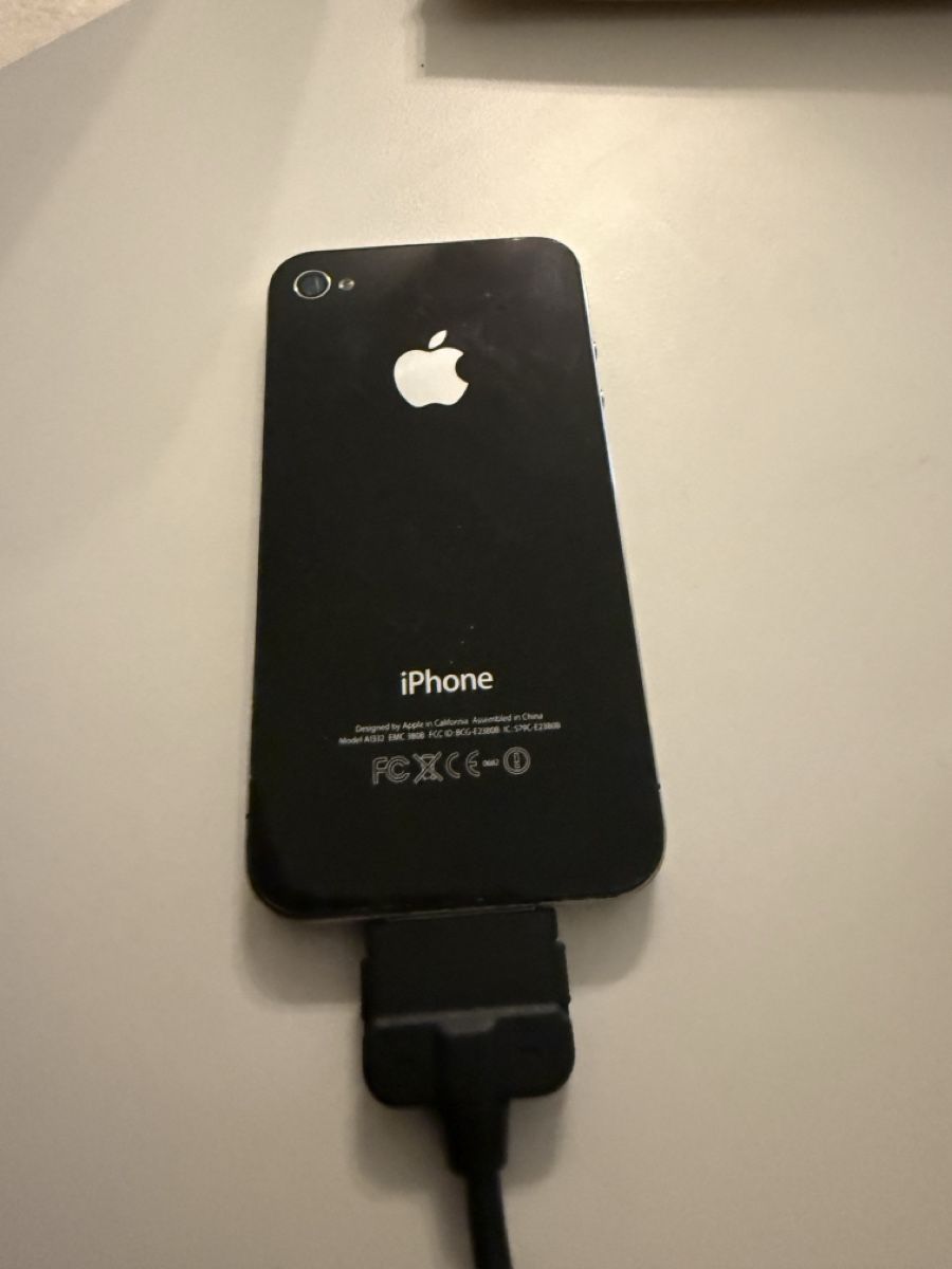 Apple Telefoni cellulari / Smartphones: Apple iPhone 4 schwarz gebraucht – Usato da Rietheim venduto da Muhi33 1