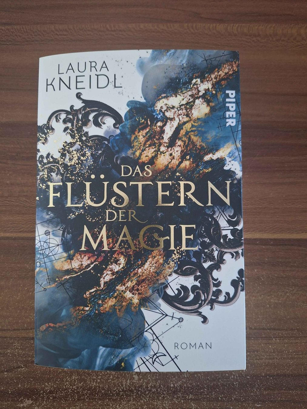 Libri: Das Flüstern der Magie – Nuovo (secondo la descrizione) da Grenchen venduto da LadyCalis