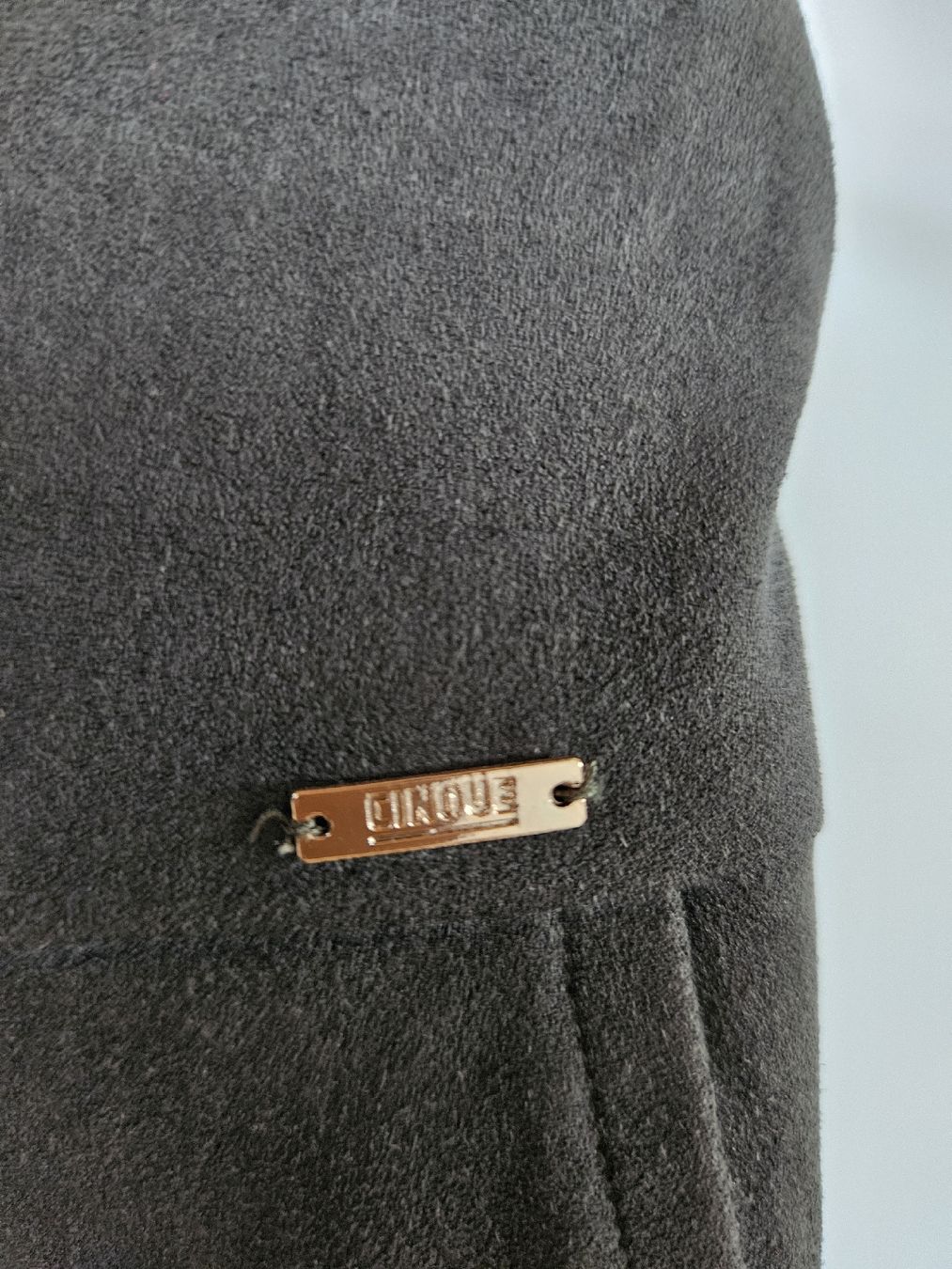 Cinque Gonne: Rock von CINQUE – Usato da Rhäzüns venduto da inf_rcj7 4