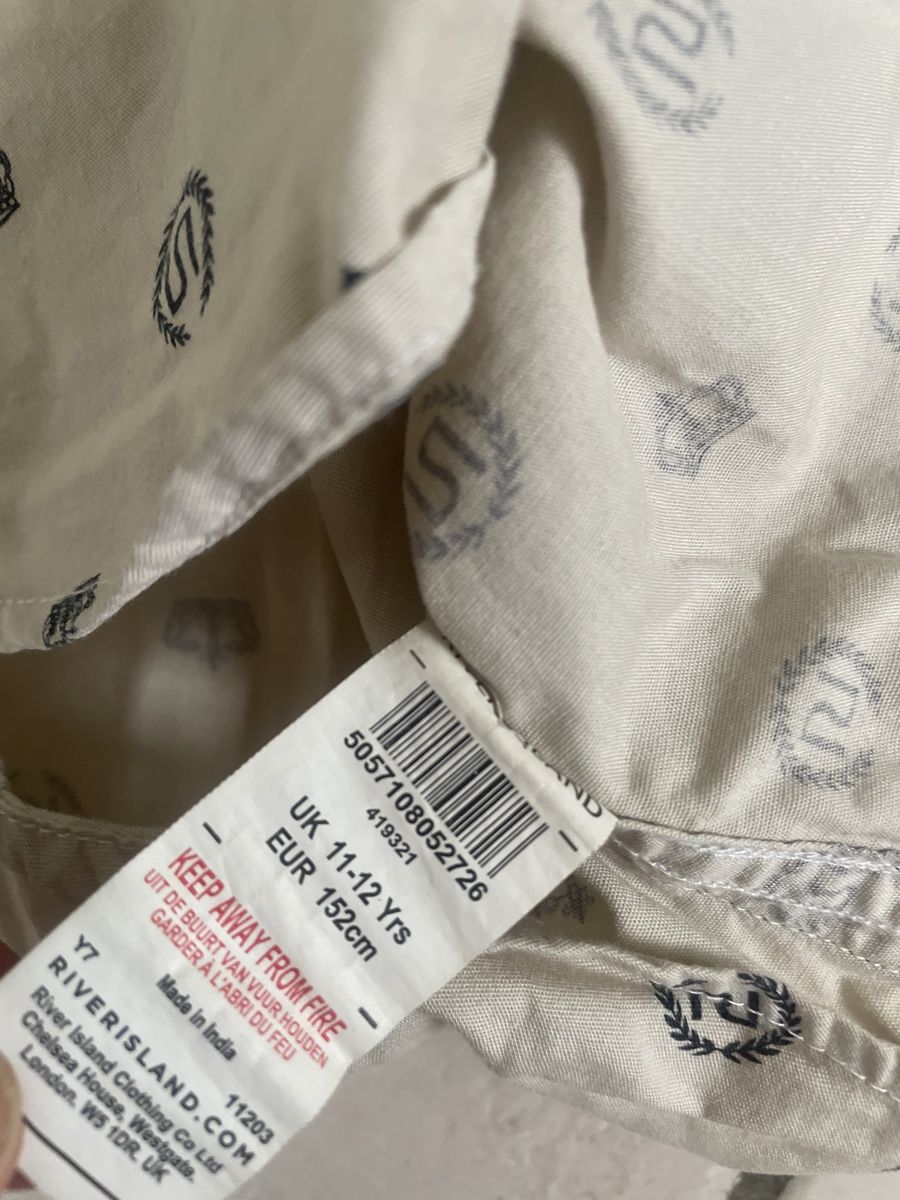 Camicie, T-shirt & Polo: Cooles River Island Hemd Gr.152 – Usato da Obergerlafingen venduto da cabo4 2