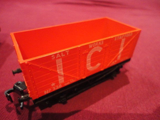 Trix Modellini di ferrovie: Trix Trains H0 9 britische Güterwagen – Usato da Wittenwil venduto da trixmartin 7