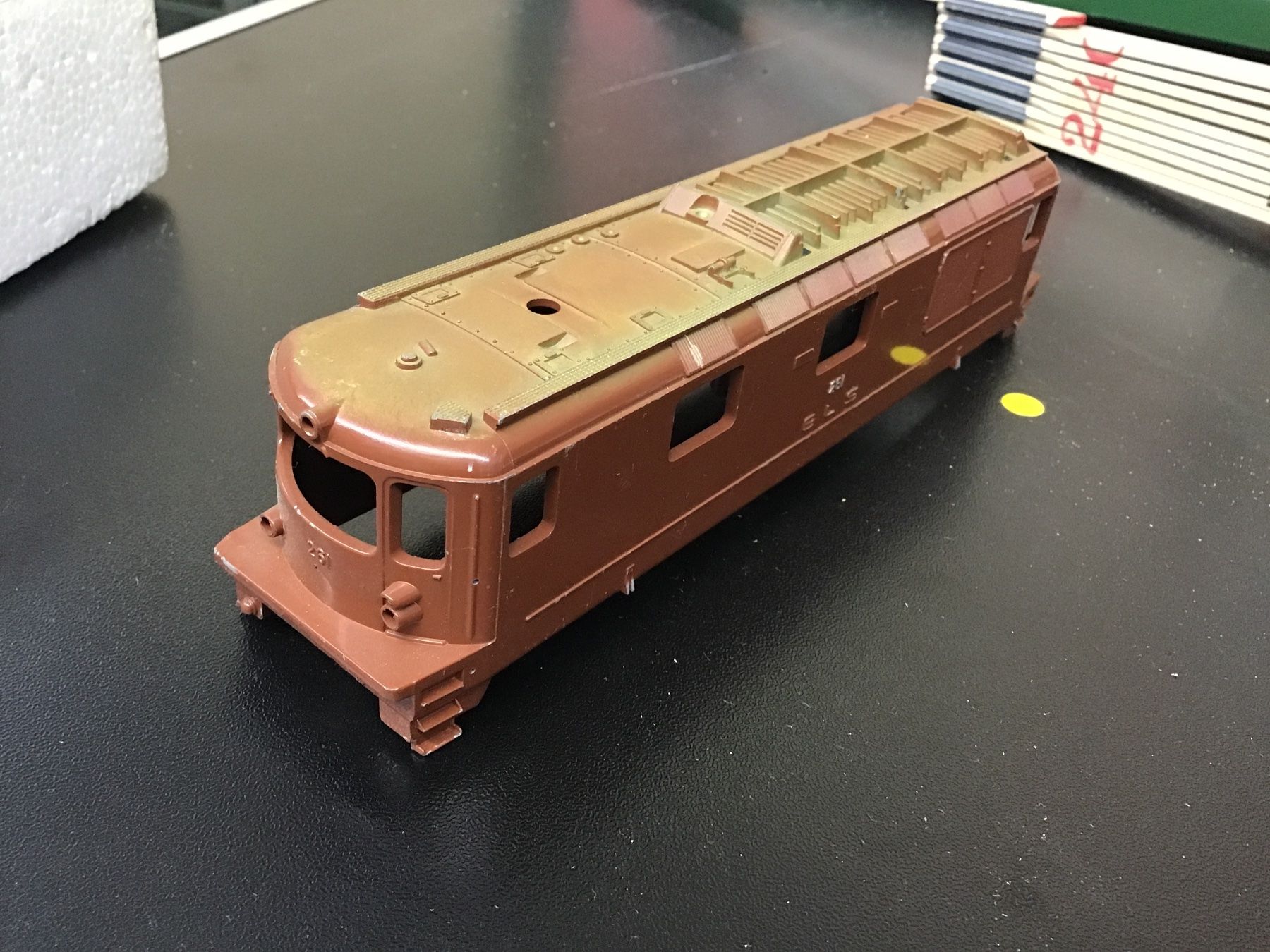 Hag Modellini di ferrovie: BLS Ae 4/4 Gehäuse HAG H0 - – Difettoso da Männedorf venduto da Spezial-Modelle