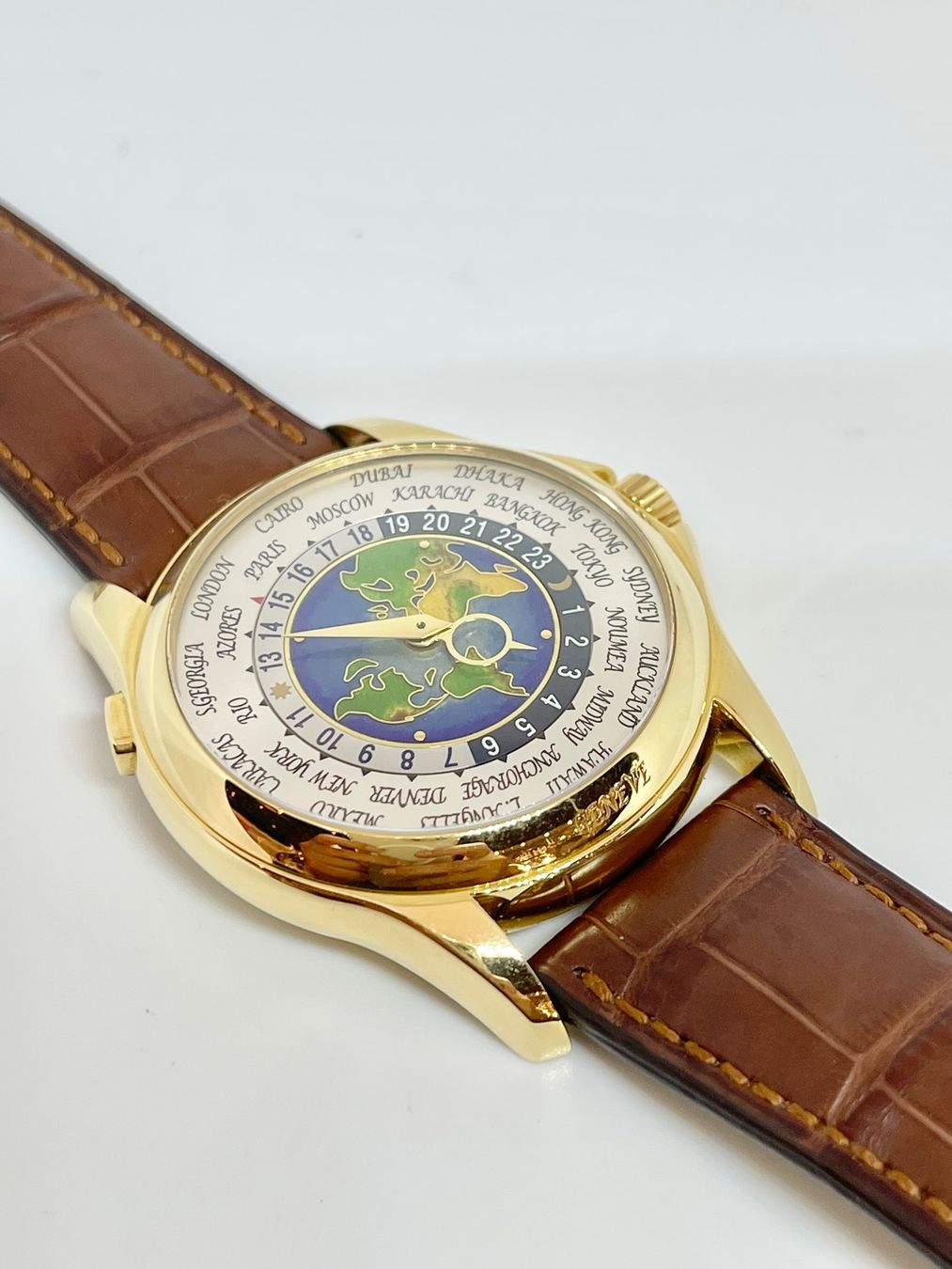 Patek Philippe Orologi: Patek Philippe 5131J Worldtime Brand New – Nuovo (secondo la descrizione) da Lugano venduto da Superstudiolugano 2