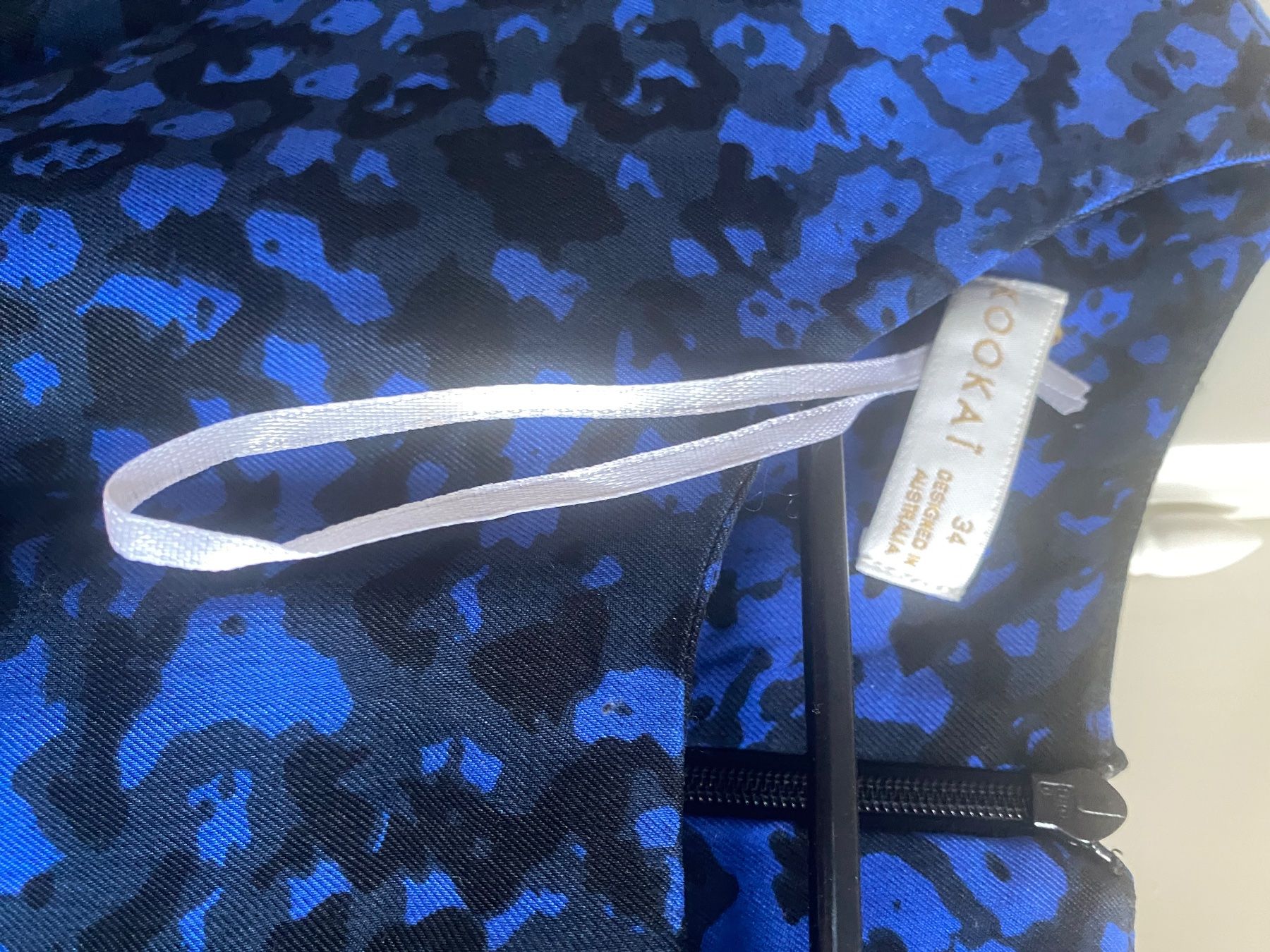 Kookai Robes: Belle robe  KOOKAI taille 34 en 100% cupro – D'occasion à Küssnacht am Rigi par CALIFRASQUI 3