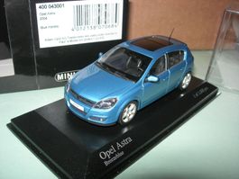 Opel Astra 2004 blau * Minichamps 1:43